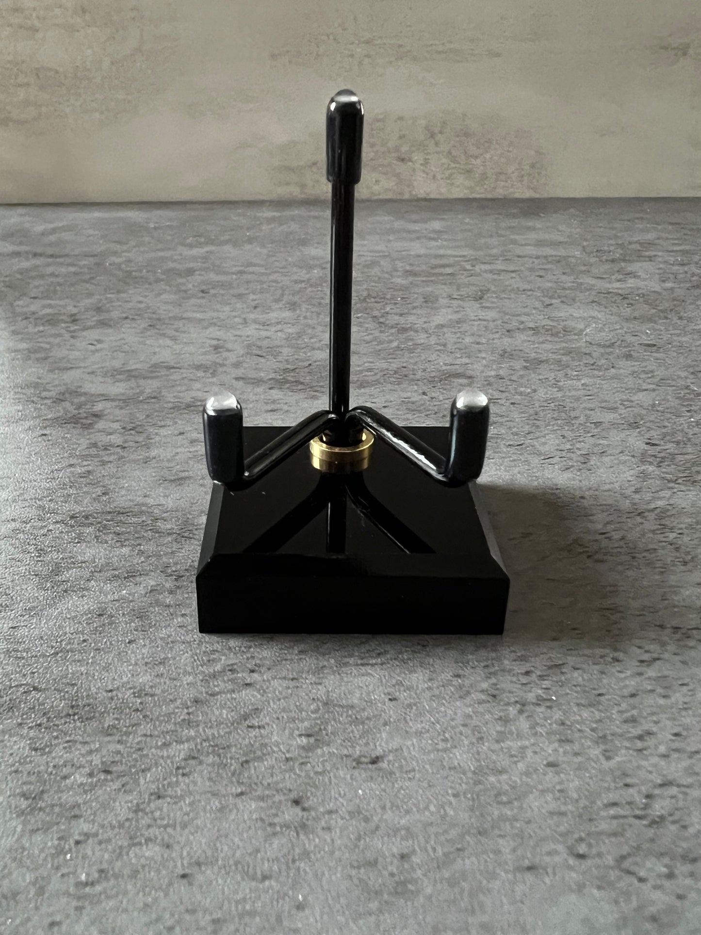 The Mineral Stand (Midnight)