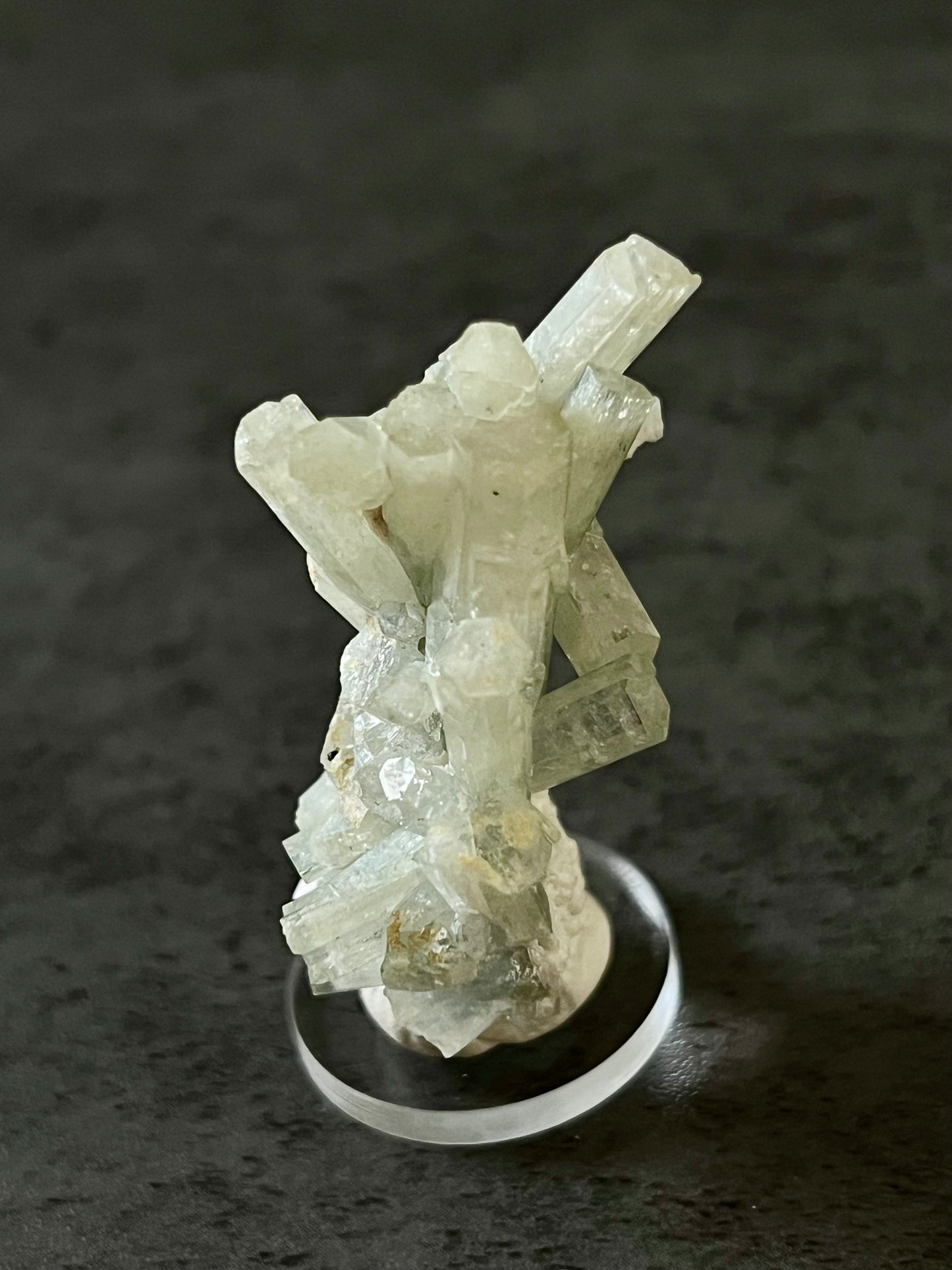Goshenite on Base