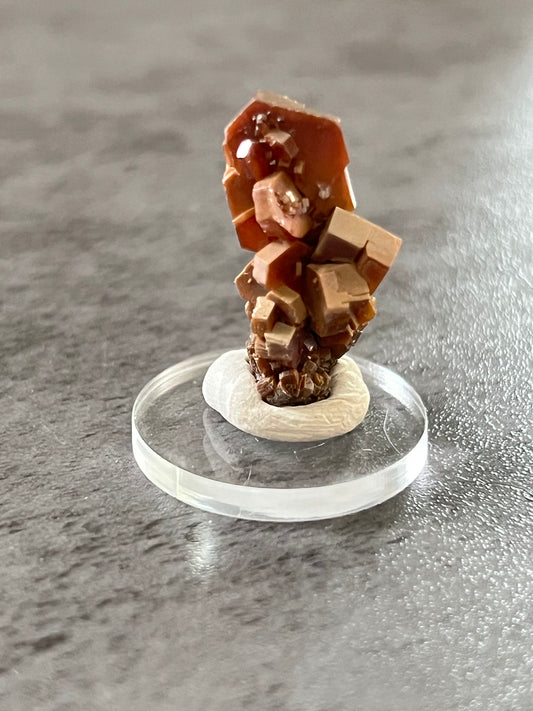 Vanadinite (d)