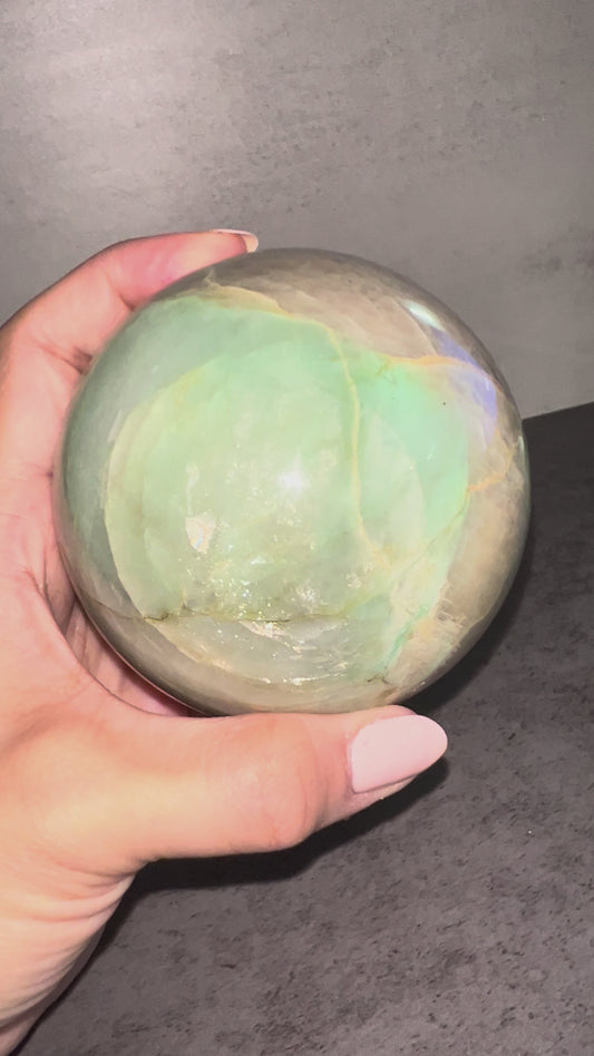 Garnierite (Green Moonstone)